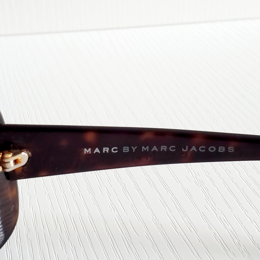 MARC JACOBS - Classic Sunglasses - Picture 10 of 12